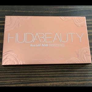 Huda Beauty Rose Gold Remasterec